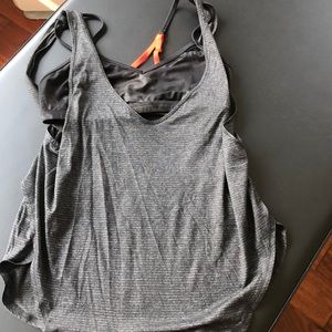 EUC Lululemon tank with removable bra